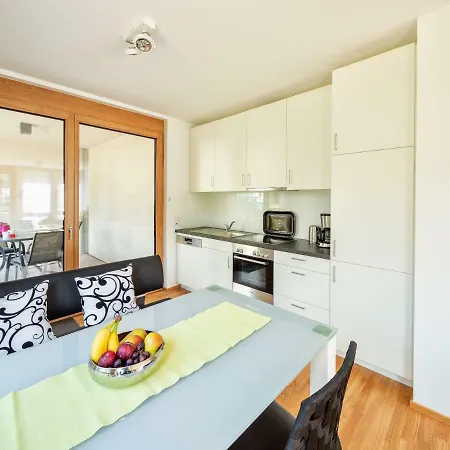 Freiraum 베른카슈텔쿠에스